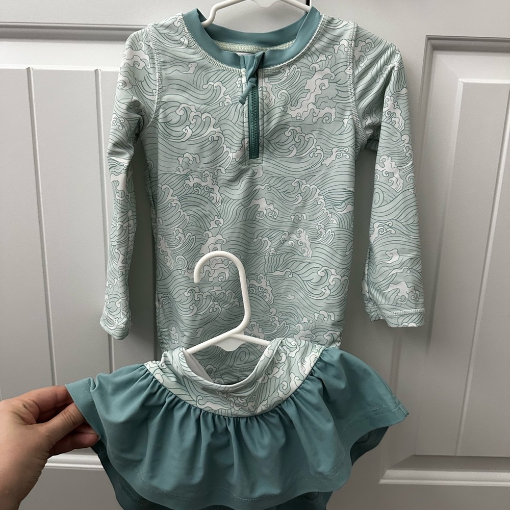 NWOT Caden Lane Girl’s waves  Rashguard Swim Set